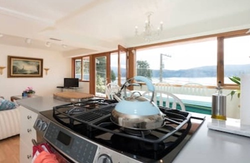 District of North Vancouver House | Deep Cove Semi Water Front Luxury Entire apartment