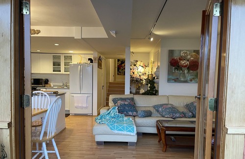 District of North Vancouver House | Deep Cove Semi Water Front Luxury Entire apartment