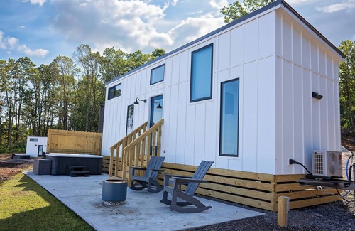 Lupton City House | Deep Creek at Mountain's Ledge