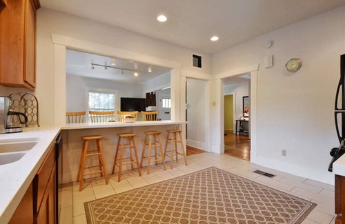 Westfield House | Deep Eddy Ave, Charming 1920s Home - Best Location In Austin
