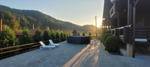 Vyzhnytsya Villa | Deep Forest
