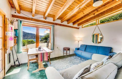 Chelan Hotel | Deep Water Cabin