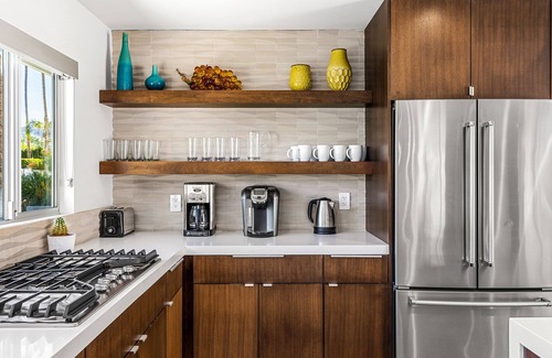 Deep Well Ranch House | Deepwell Modern - Very Private 4 Bedroom Pool Yard!