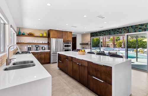 Deep Well Ranch House | Deepwell Modern - Very Private 4 Bedroom Pool Yard!