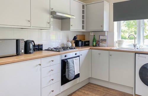 Abbess Roding Cottage | Deer Cottage 1 UK39330