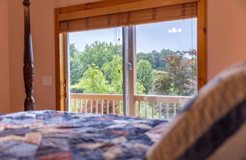 Piney Creek Cabin | Deer Crossing Cabin-Gorgeous Mountain/Valley Views, Near Sparta, NC