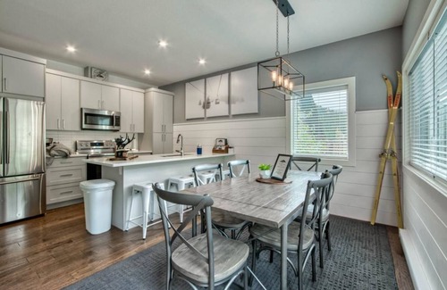 Fairways Condo | Deer Den 5: Ultra-Modern, 3 BDRM Condo w/Private Hot Tub