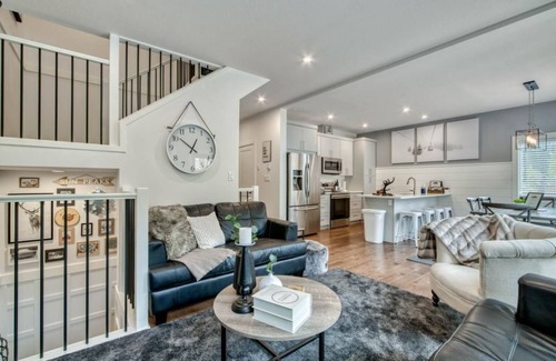 Fairways Condo | Deer Den 5: Ultra-Modern, 3 BDRM Condo w/Private Hot Tub