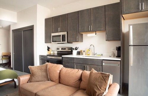 Westown Apartment | Deer District Studio Apt JC1 - One Block from Fiserv and Baird