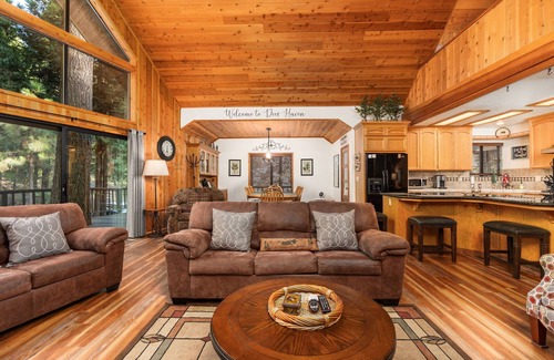 Granite Ridge Cabin | Deer Haven- Boat parking & large deck areas!
