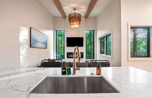 Rockbridge Cabin | Deer Hollow | Brand New | Covered Hot Tub