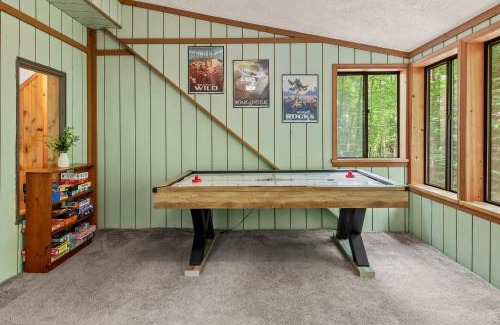 Albrightsville House | Deer Hollow by AvantStay Big Yard Lake Access