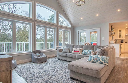 Armour Cottage | Deer Lakehouse - West Exposure, Unltd Wi-Fi