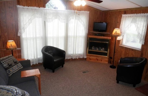 Hill City Cabin | Deer Meadow: Cabins @ Creekside #5