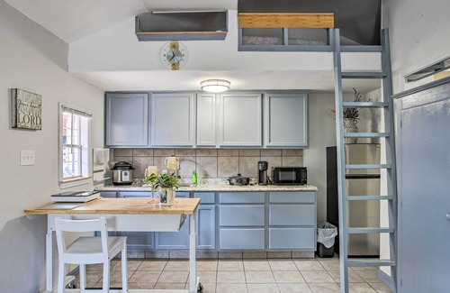 Deer Park Apartment | Deer Park Studio w/ Garden Patio, 14 Mi to Kemah!