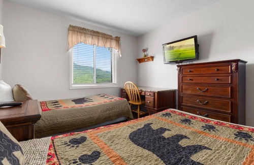 Gatlinburg - Pigeon Forge Apartment | Deer Ridge Mountain Resort C301