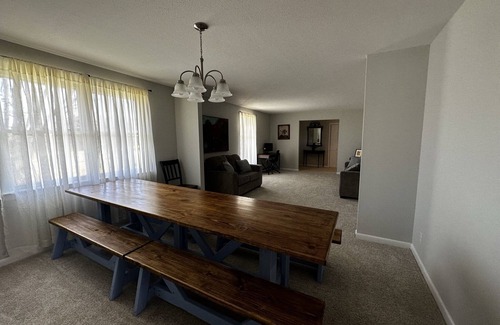 Green Hill House | Deer Run - 30 min to Nashville and near the Lake, 5 bedrooms & 3 Baths