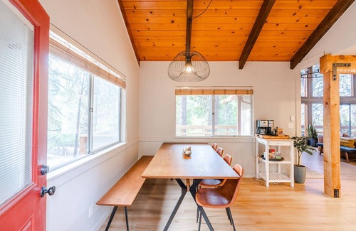 Cedar Glen Cabin | Deer Run Cabin (+Lake Access)