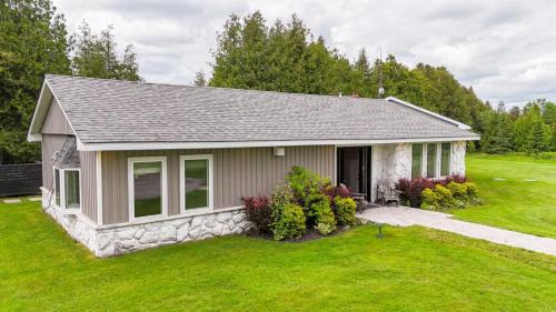 Lindsay House | Deer Run Cottage- Golf Course cottage