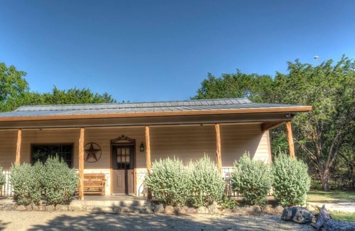 Concan House | Deer Trail @ Frio River Vacation Rentals