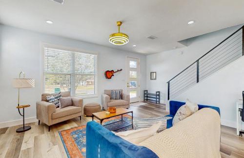 Granite Shoals House | Deer View Lake LBJ Retreat