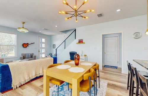 Granite Shoals House | Deer View Lake LBJ Retreat