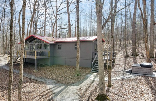 Rockbridge Cottage | Deerberry Cottage (Hocking Hills Area)