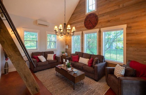 Lacy-Lakeview House | Deerfield Countryside Cottage