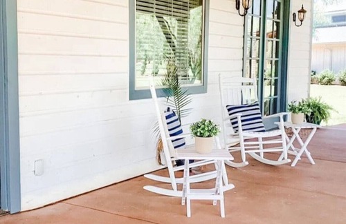 Lacy-Lakeview Cabin | Deerfield Countryside Cottage