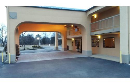 Blytheville Hotel | Deerfield Inn By Capital O Blytheville AR I55
