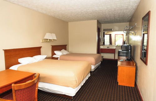 Acworth Hotel | Deerfield Lodge
