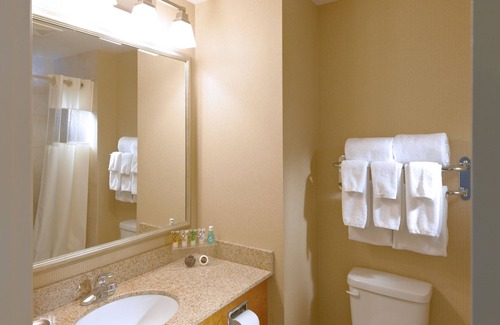 Southeast Calgary Hotel | Deerfoot Inn & Casino