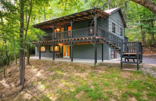 Franklin Cabin | DeerRidge Lodge-Charming Retreat mins from Historic Franklin and Nashville.