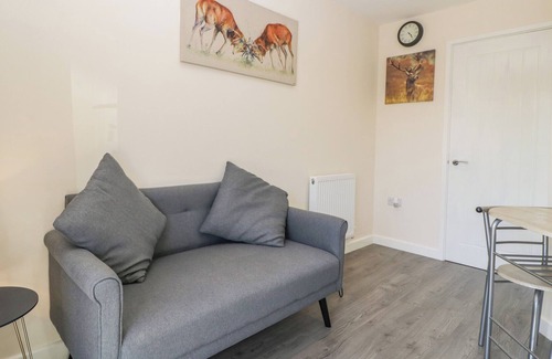 Blakeney Cottage | DEERS LEAP, pet friendly, with a garden in Blakeney