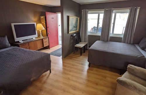 Okanagan-Similkameen Hotel | Deerview Lodge & Cabins - Princeton BC