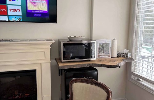 Historic Old Town Apartment | Deerview Suite - A sweet nature escape in NOTL