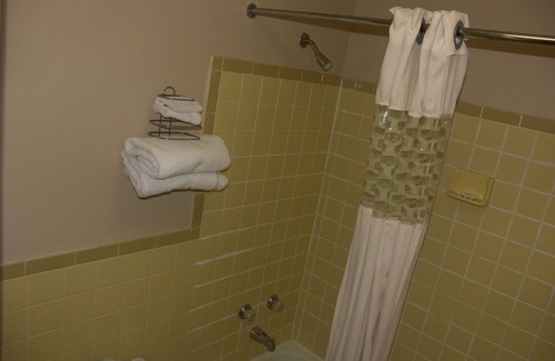 Madison Hotel | Deerwood Inn and Madison Campground