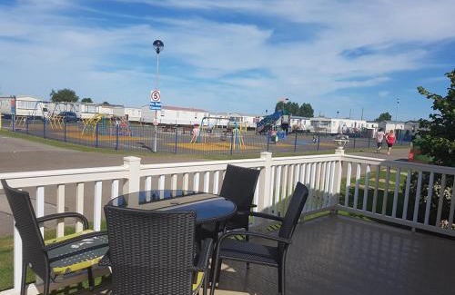 Ingoldmells House | Dees Caravan Lettings Kingfisher Elm 481