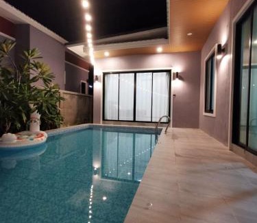 Sattahip House | DeeverPool Villa