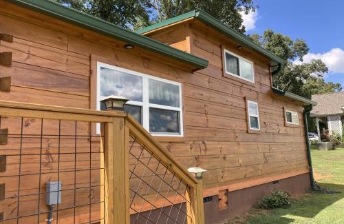 Mars Hill House | Deimos Cabin