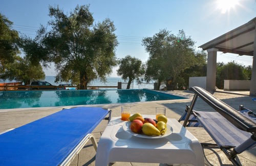 Notos House | Deja Blue Beach House