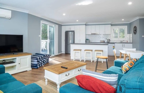 Tomakin House | Deja Blue - Complete River Front