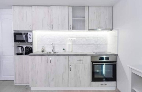 Sofia City Center Apartment | Déja Blue Old City Center studio.n