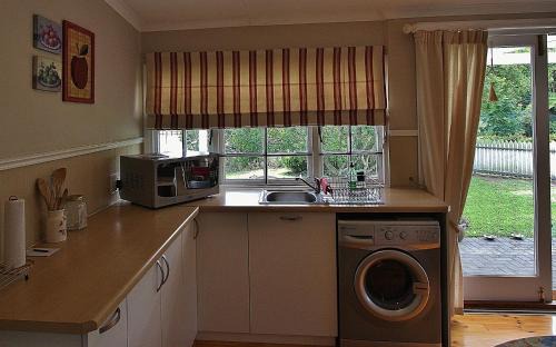 Sedgefield House | Deja Vu Cottage