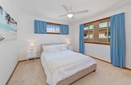 South West Rocks House | Dejablu- 8 Cook Drive SWR