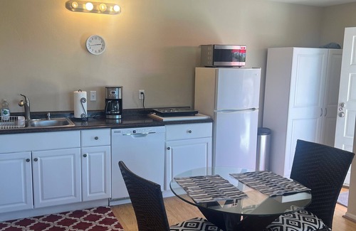 Del Mar Apartment | DEL MAR BEACH Guest HOUSE! 2 flat blocks to SANDY BEACH