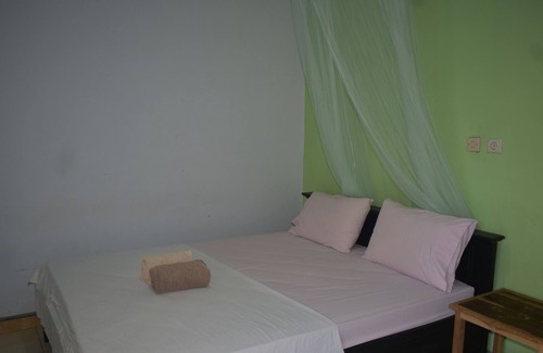 Bajawa Bed & Breakfast | Del Mar Home Stay and Cafe