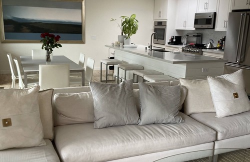 Torrey Preserve House | Del Mar Luxury Ocean View Condo -Steps to Torrey Pines State Beach -