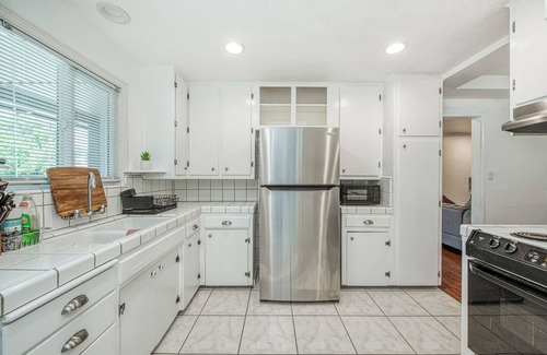 Raisin House | Del Mar pool home