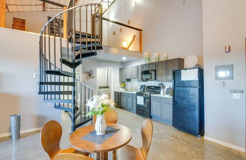 Del Norte Apartment | Del Norte Apartment w/Loft: Walk to Downtown!